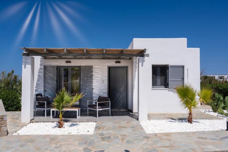 FILIA SKYROS SUITES