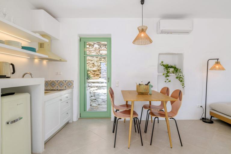 DEMILIA LUXURY SUITES