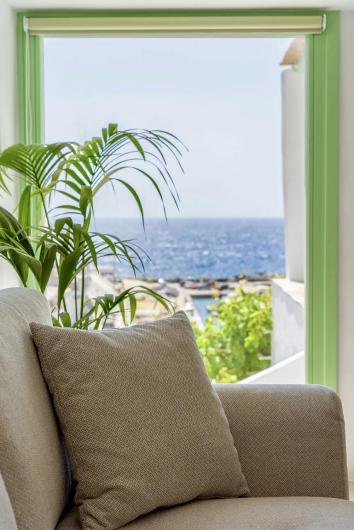 DEMILIA LUXURY SUITES